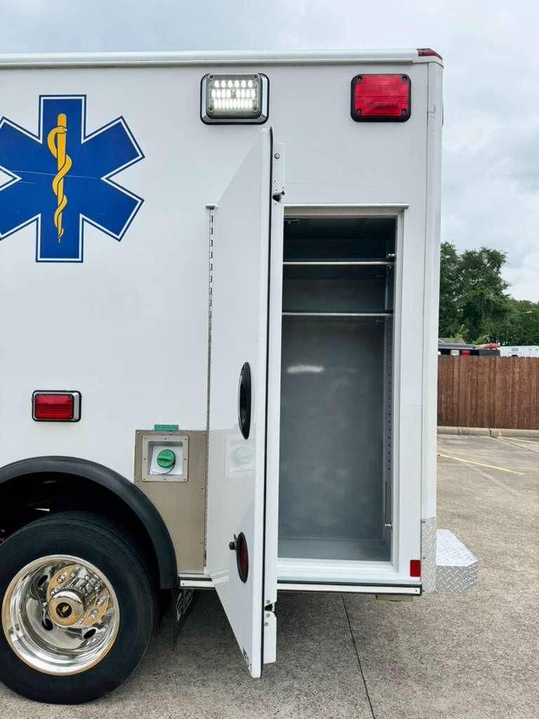 2018 Wheeled Coach Ford Type I Ambulance - image 21