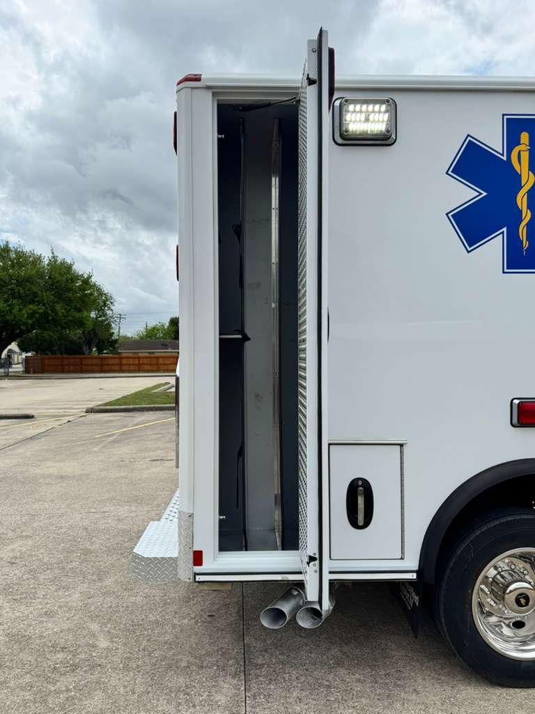 2018 Wheeled Coach Ford Type I Ambulance - image 18
