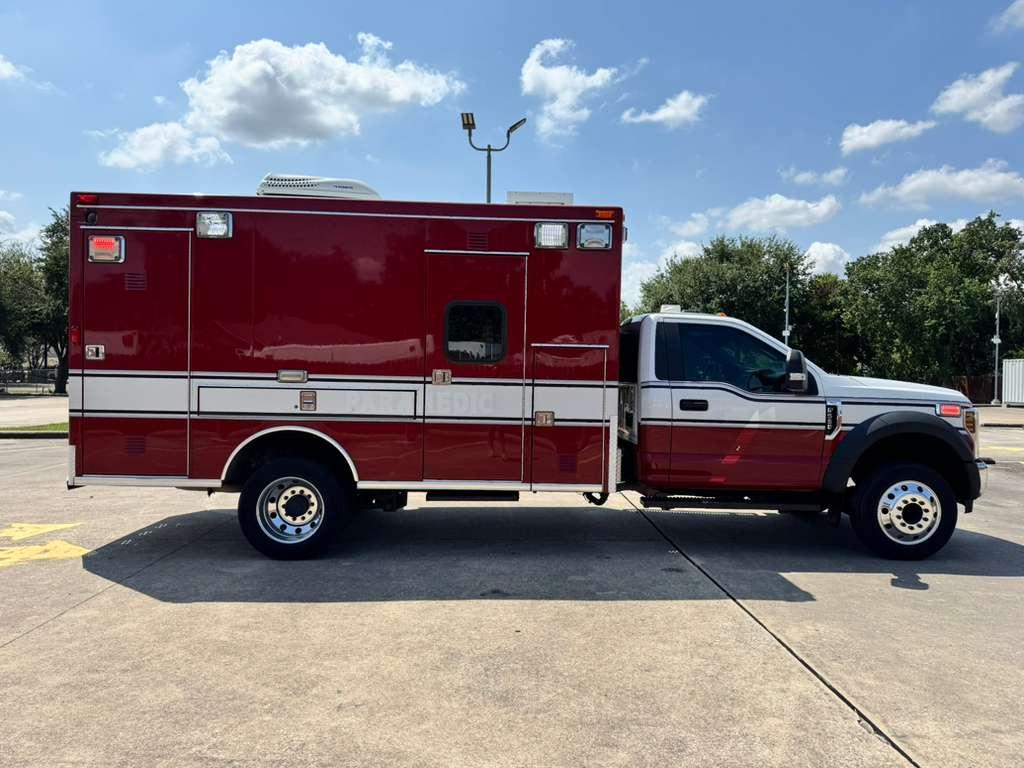 2019 Braun Ford Type I Ambulance - image 5