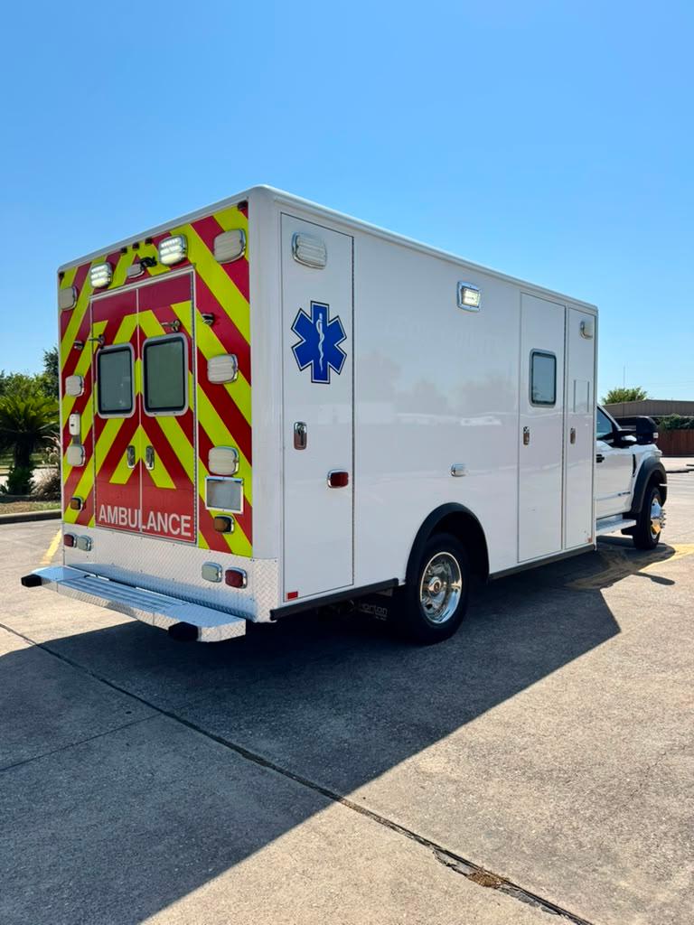 2019 Horton Ford Type I Ambulance - image 7