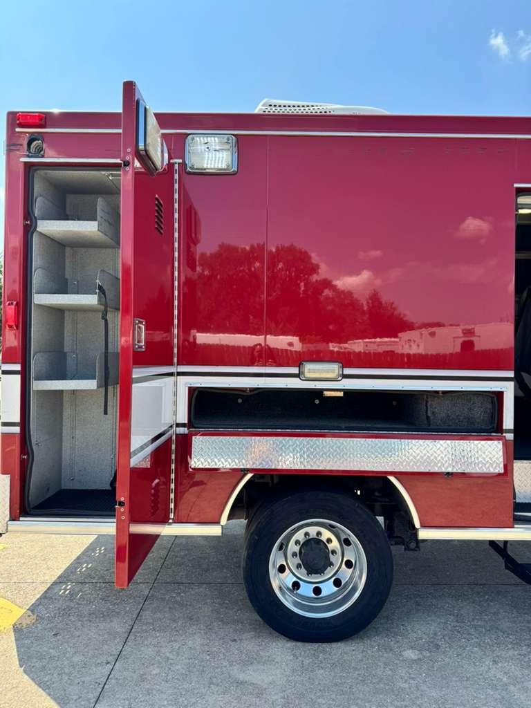 2019 Braun Ford Type I Ambulance - image 7