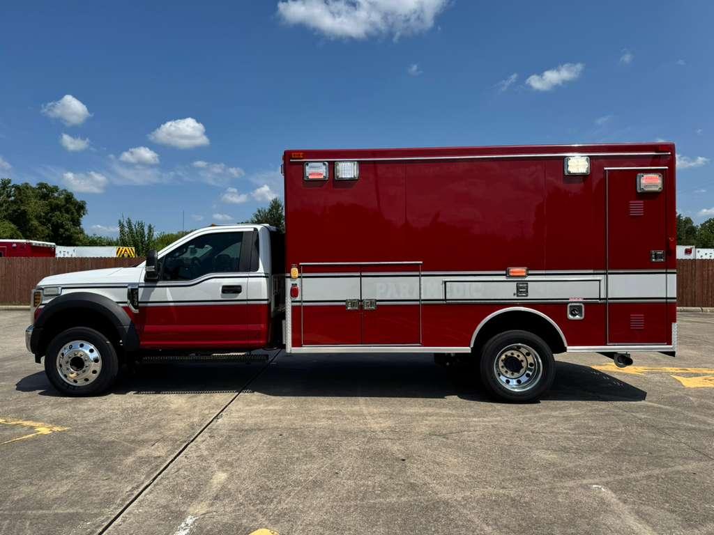2019 Braun Ford Type I Ambulance - image 4