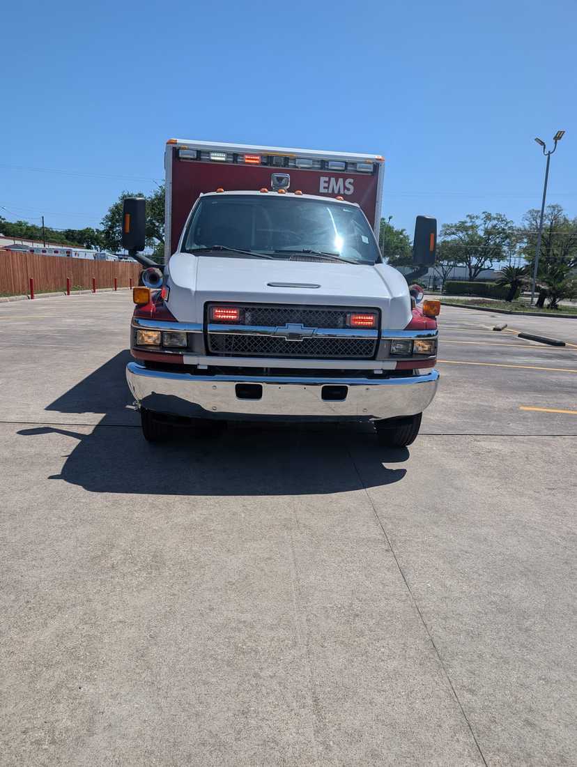 2009 Wheeled Coach Chevrolet Type I Ambulance — photo 8