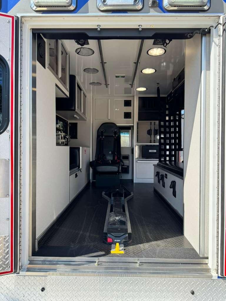 2021 Medix Ford Type III Ambulance - image 26