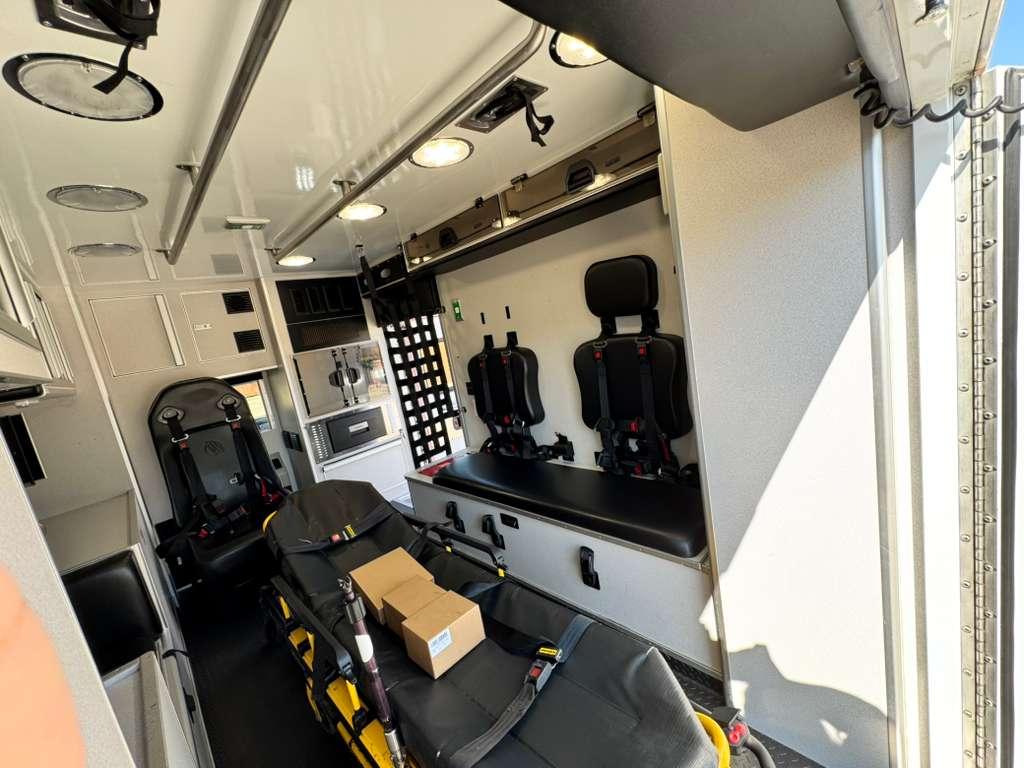 2021 Medix Ford Type III Ambulance - image 30