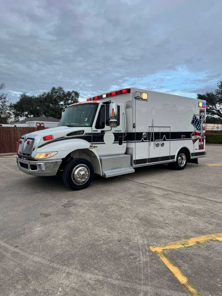 2010 Braun International Ambulance