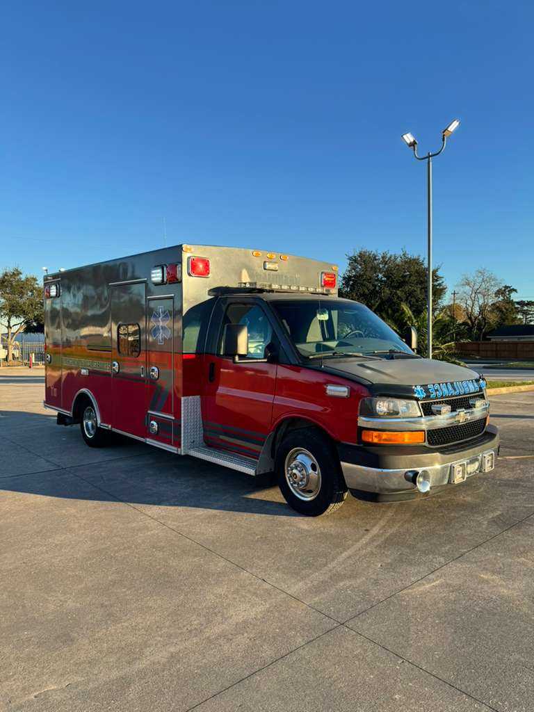 2012 Braun Chevrolet Type III Ambulance — photo 7