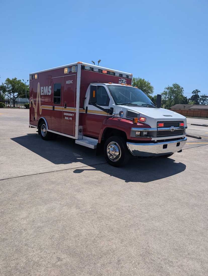2009 Wheeled Coach Chevrolet Type I Ambulance — photo 7