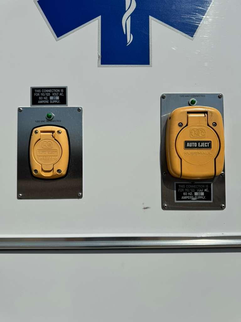 2021 Medix Ford Type III Ambulance - image 18