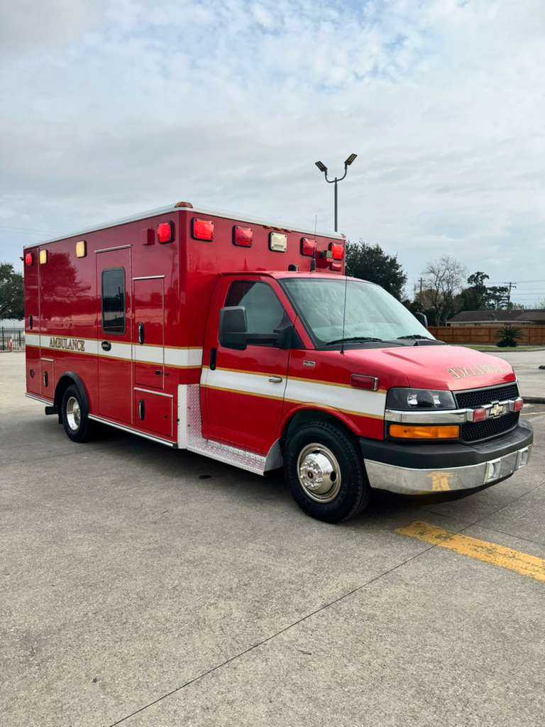 2011 Wheeled Coach Chevrolet Type III Ambulance — photo 7