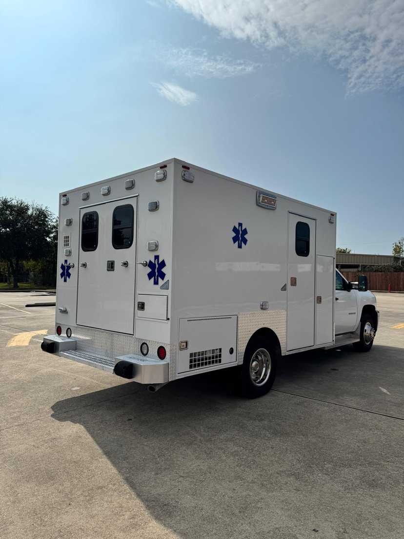 2011 Frazer Chevrolet Type I Ambulance — photo 5