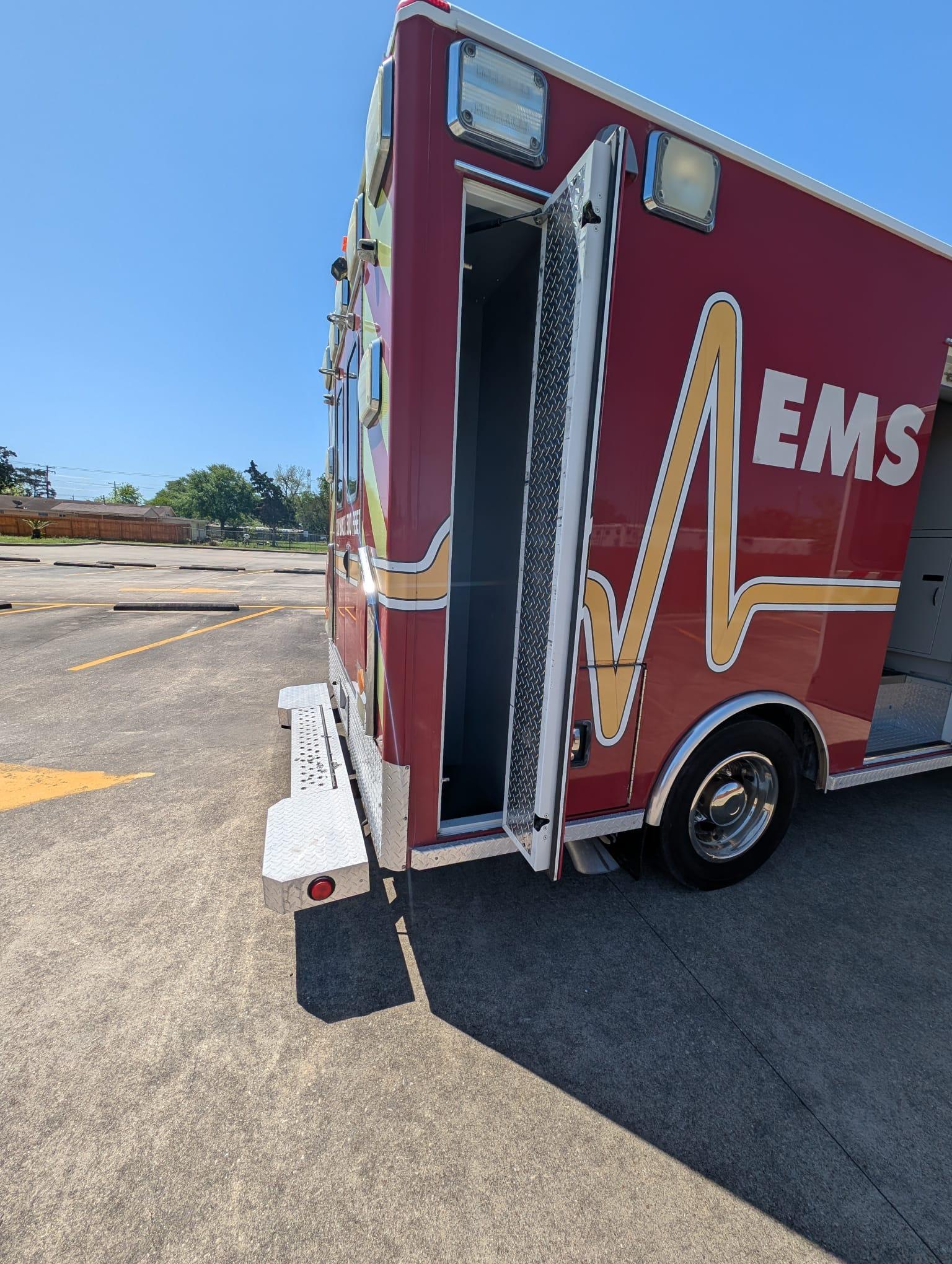 2009 Wheeled Coach Chevrolet Type I Ambulance - image 19