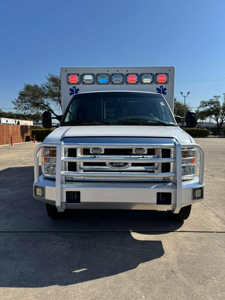2021 Medix Ford Type III Ambulance - image 8