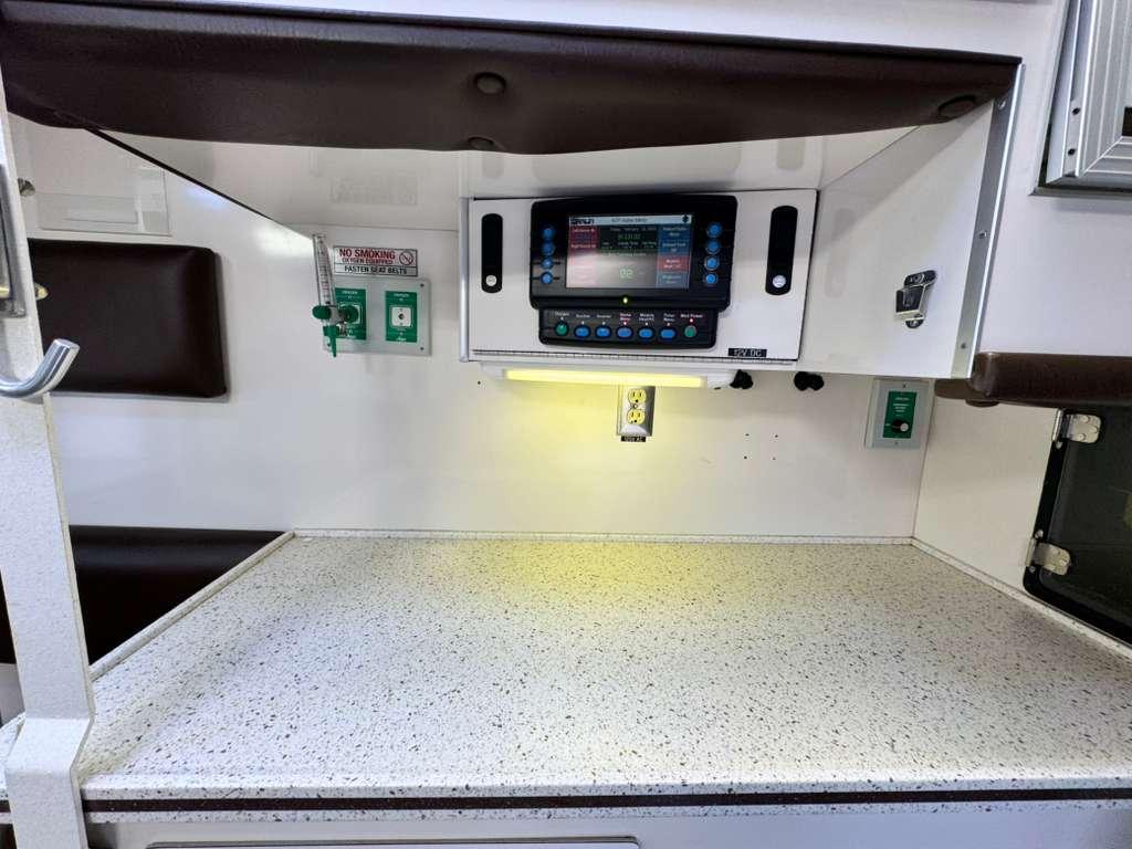2010 Braun International Type I Ambulance - image 29