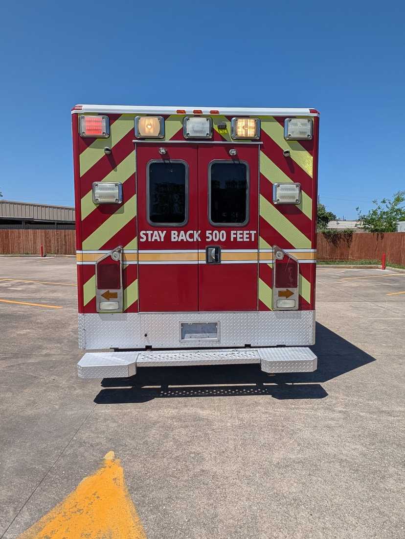 2009 Wheeled Coach Chevrolet Type I Ambulance — photo 4