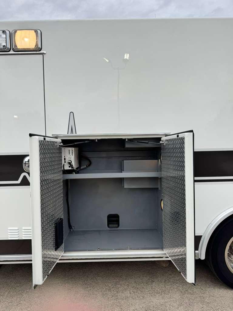 2010 Braun International Type I Ambulance - image 19
