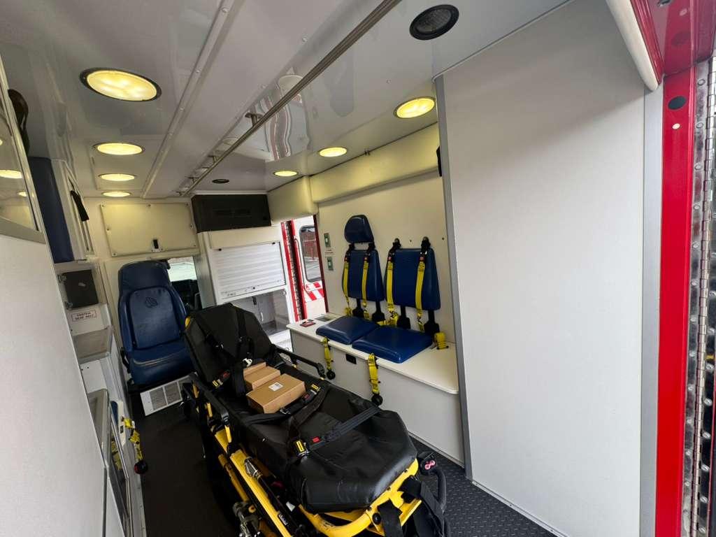 2011 Wheeled Coach Chevrolet Type III Ambulance - image 31