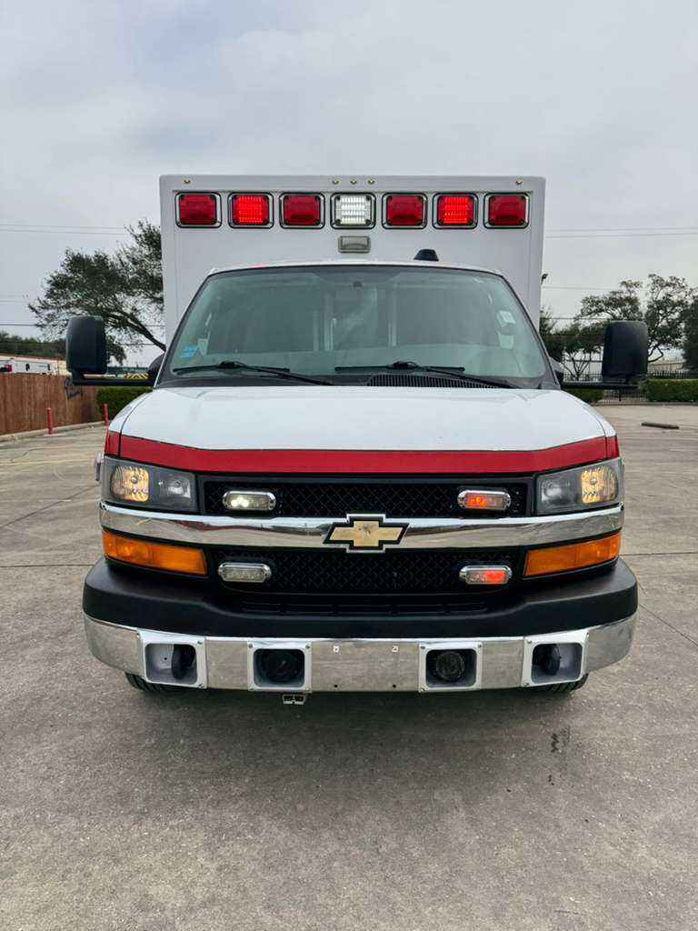 2016 Taylor Made Chevrolet Type III Ambulance — photo 8