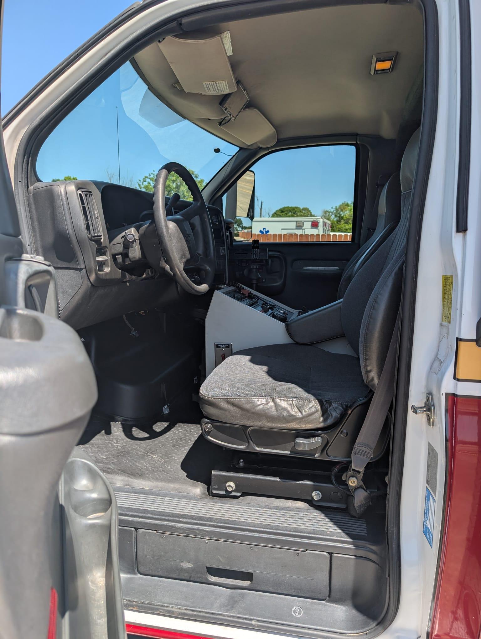 2009 Wheeled Coach Chevrolet Type I Ambulance - image 10