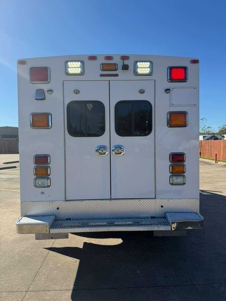 2015 Braun Ford Type I Ambulance — photo 7
