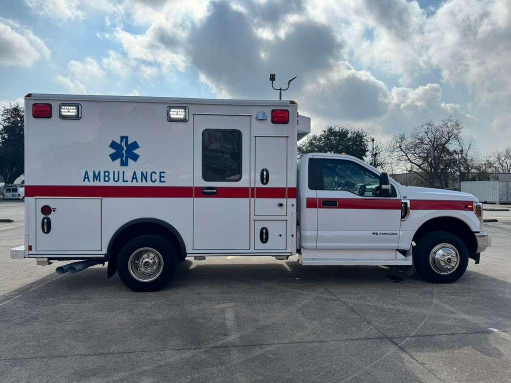 2019 Ford Type I Ambulance - image 6