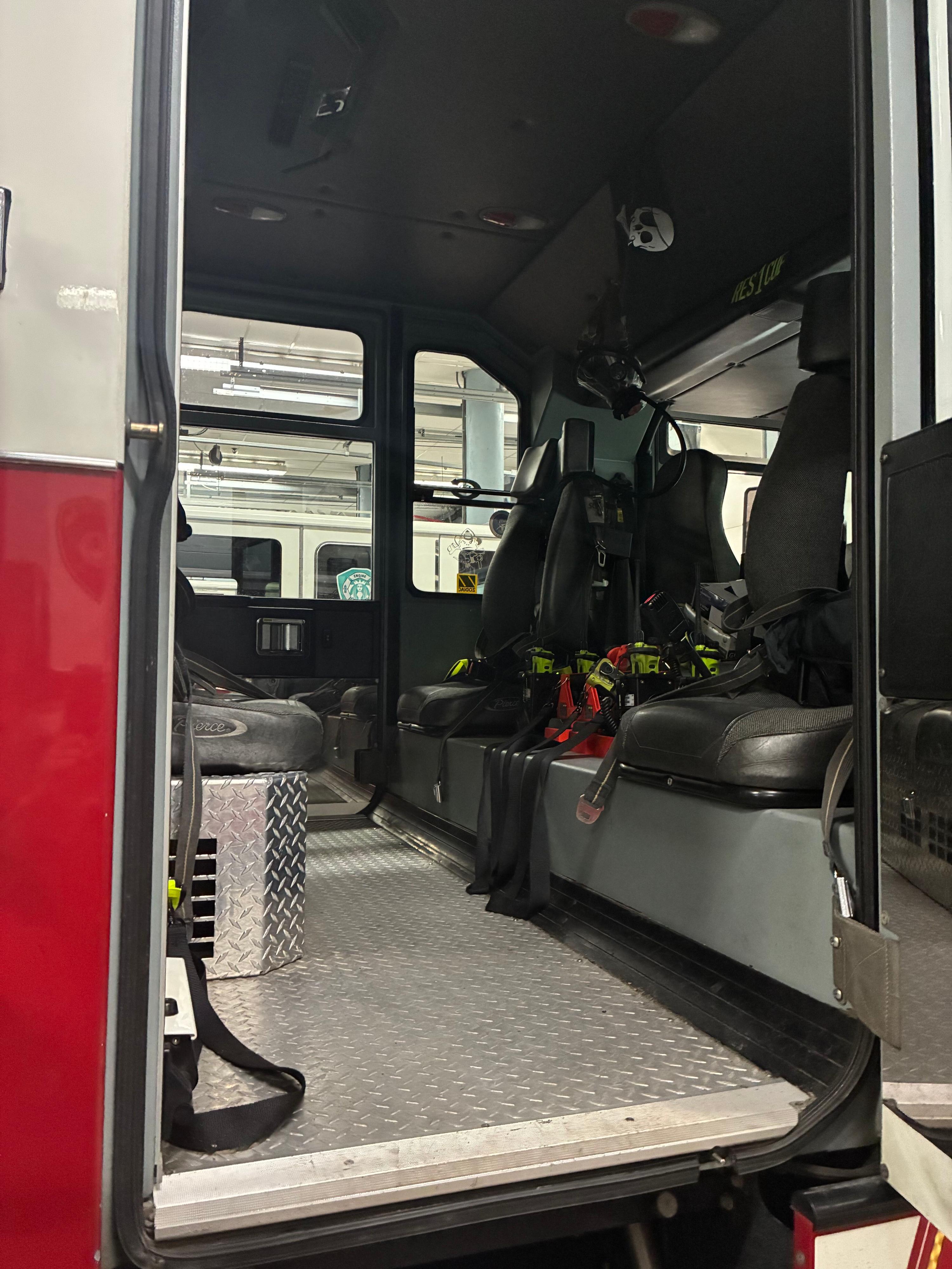 2003 Pierce Heavy Rescue - image 10