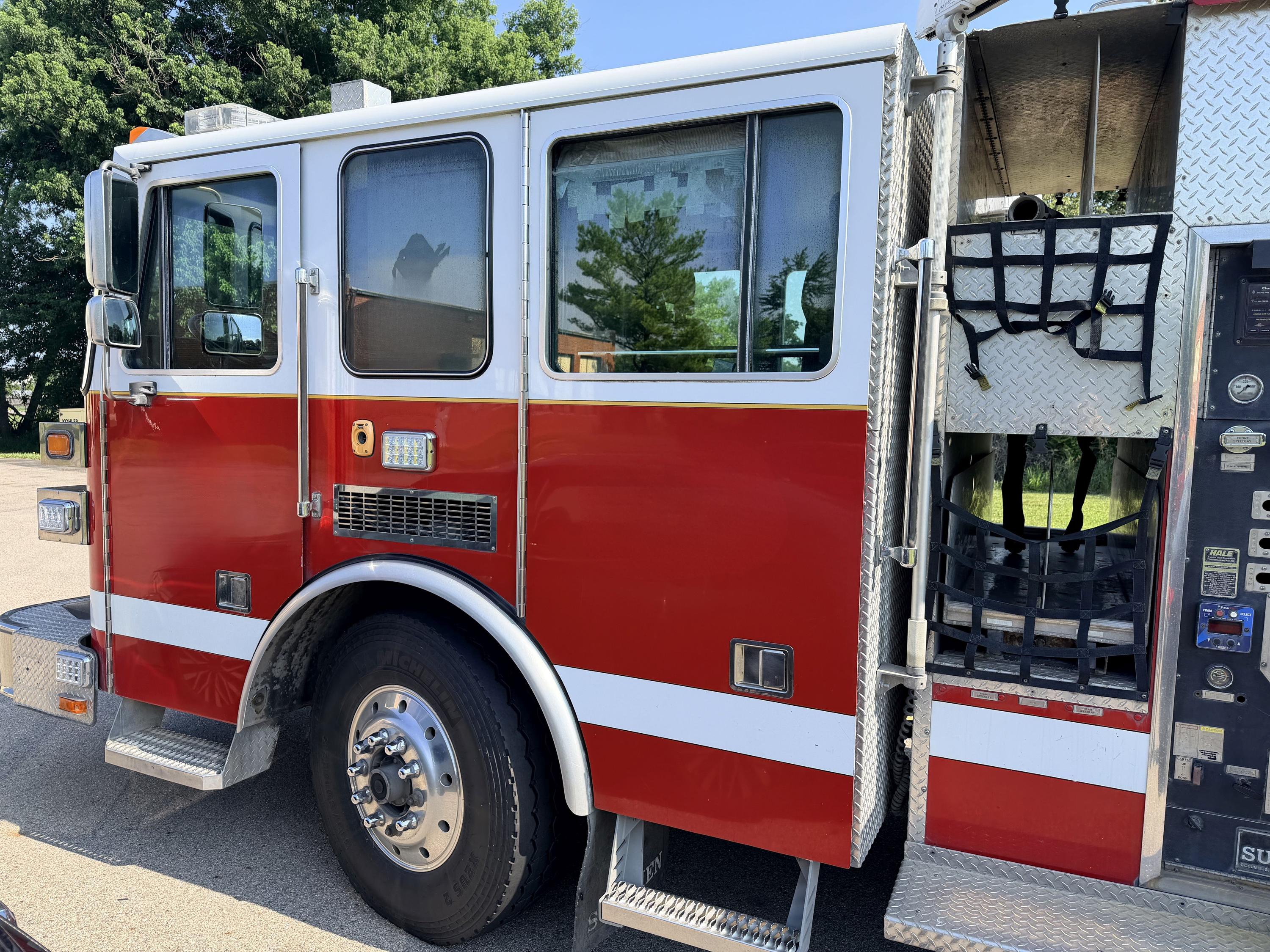 2002 Sutphen Pumper - image 6