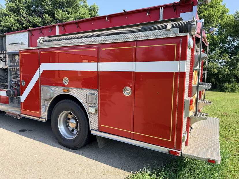 2002 Sutphen Pumper — photo 3
