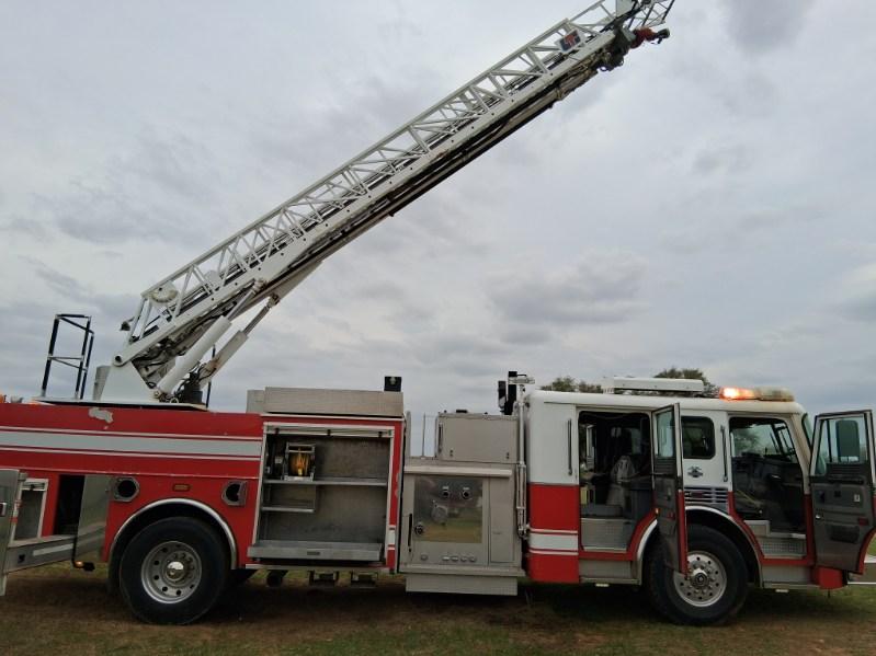 2001 American LaFrance 75' Quint - image 9