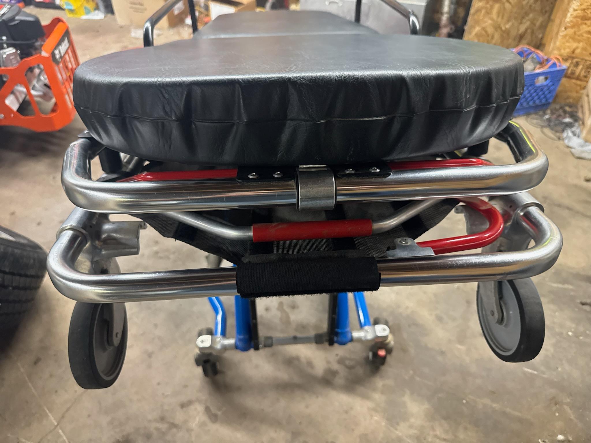 Ferno Pro Flexx Manual Ambulance Cot / Stretcher – X-Frame, 650 lb Capacity - image 3