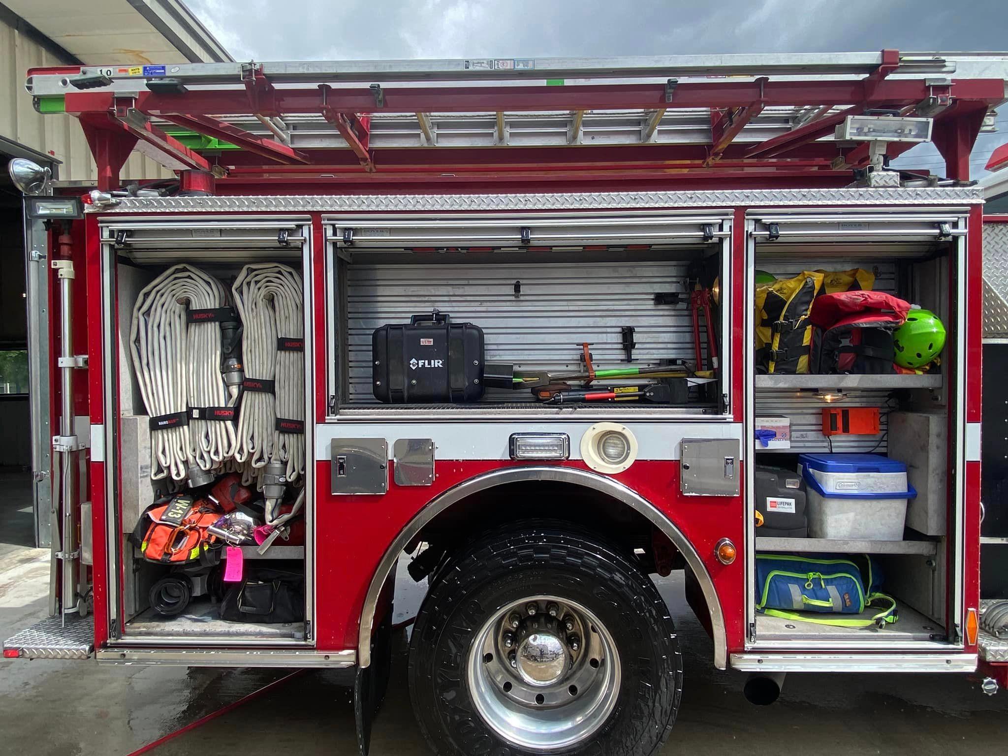 2001 Pierce Freightliner 4x4 Commercial Pumper - image 13