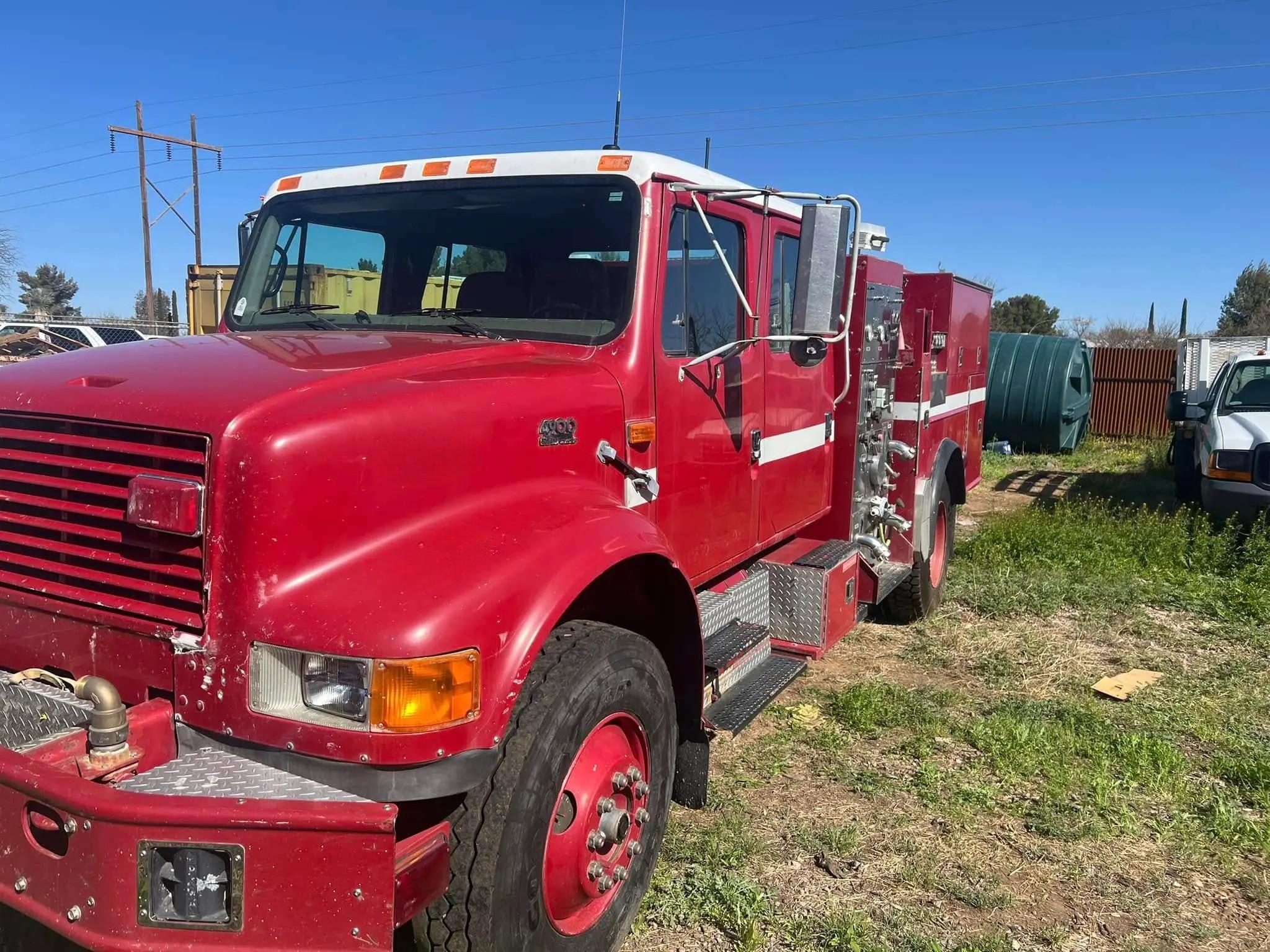 2- 2000 International Type 3 Fire Truck 4x2 - image 1