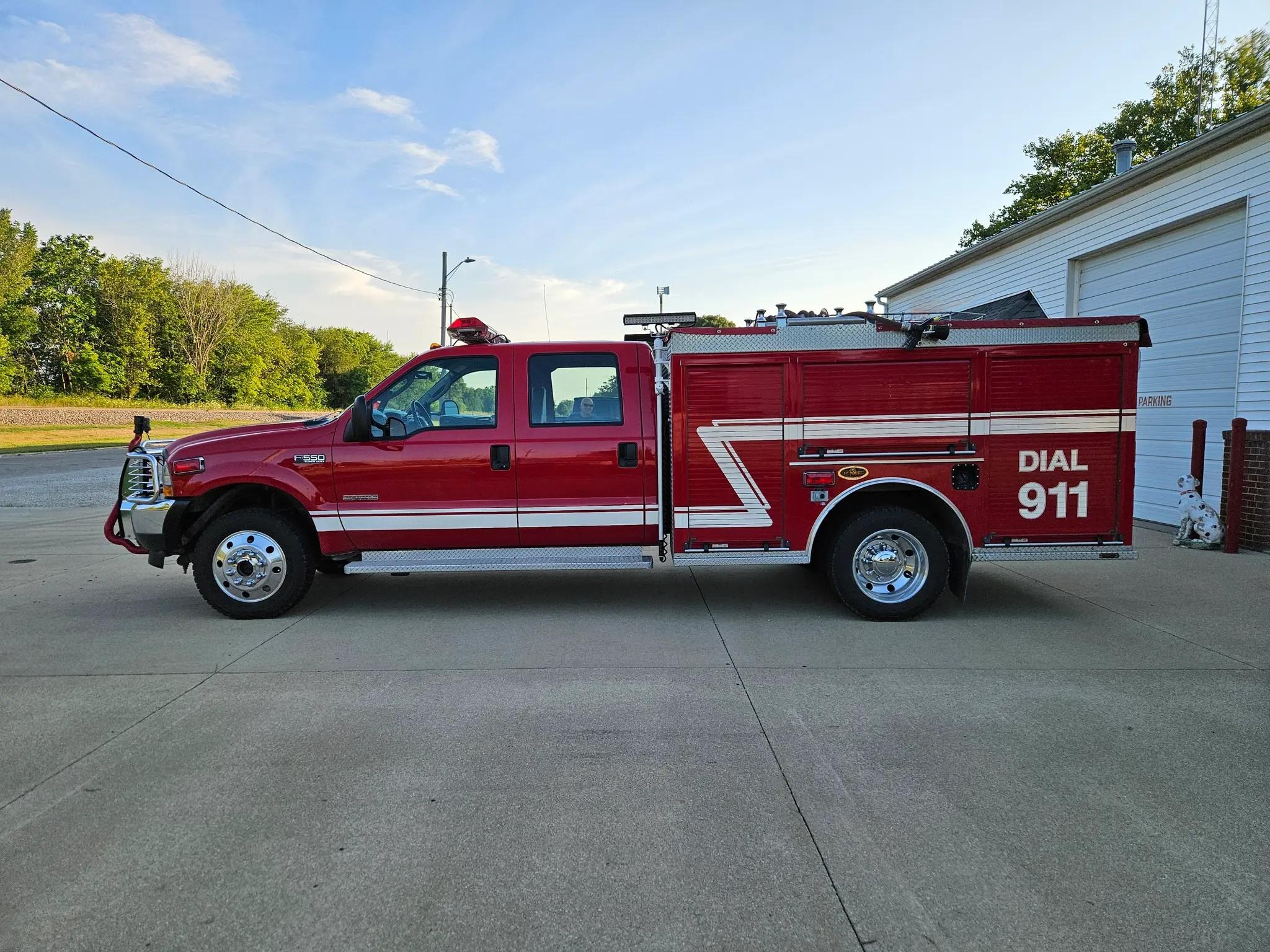 2004 F-550 Brush/Rescue 300/300/20, 4x4 - image 1