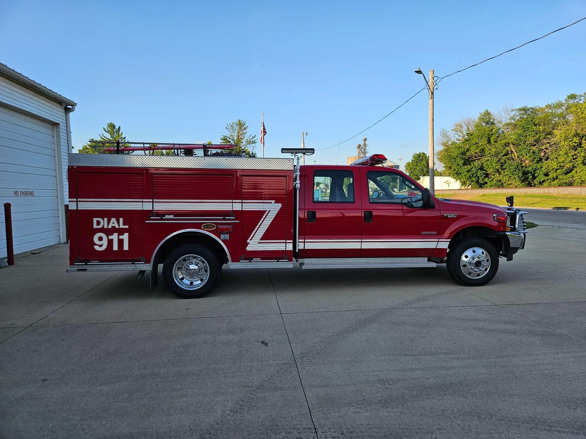 2004 F-550 Brush/Rescue 300/300/20, 4x4 - image 2