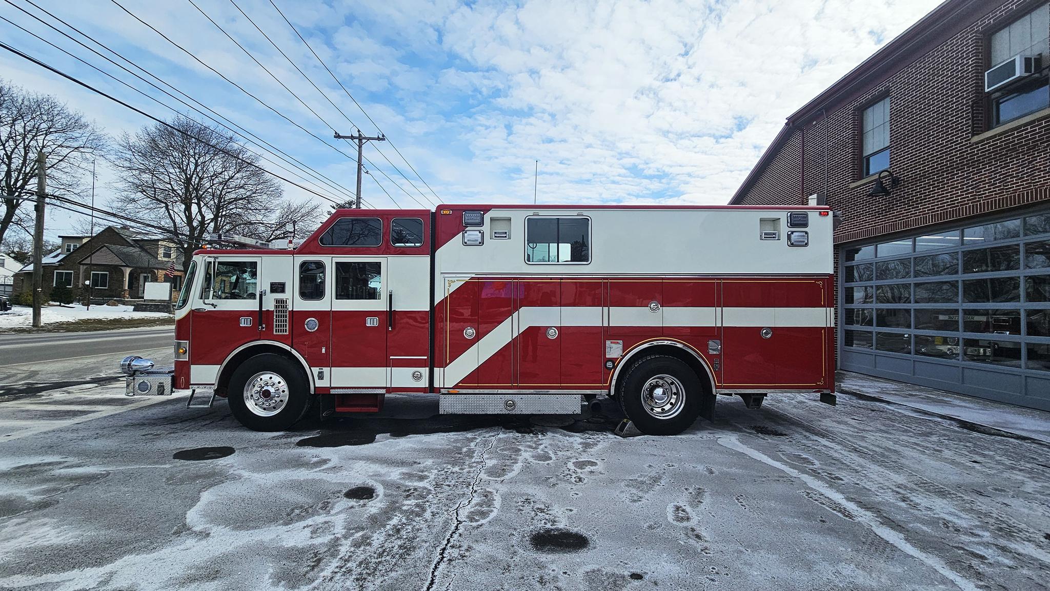 1992 Pierce Lance Walk-In Heavy Rescue - image 3