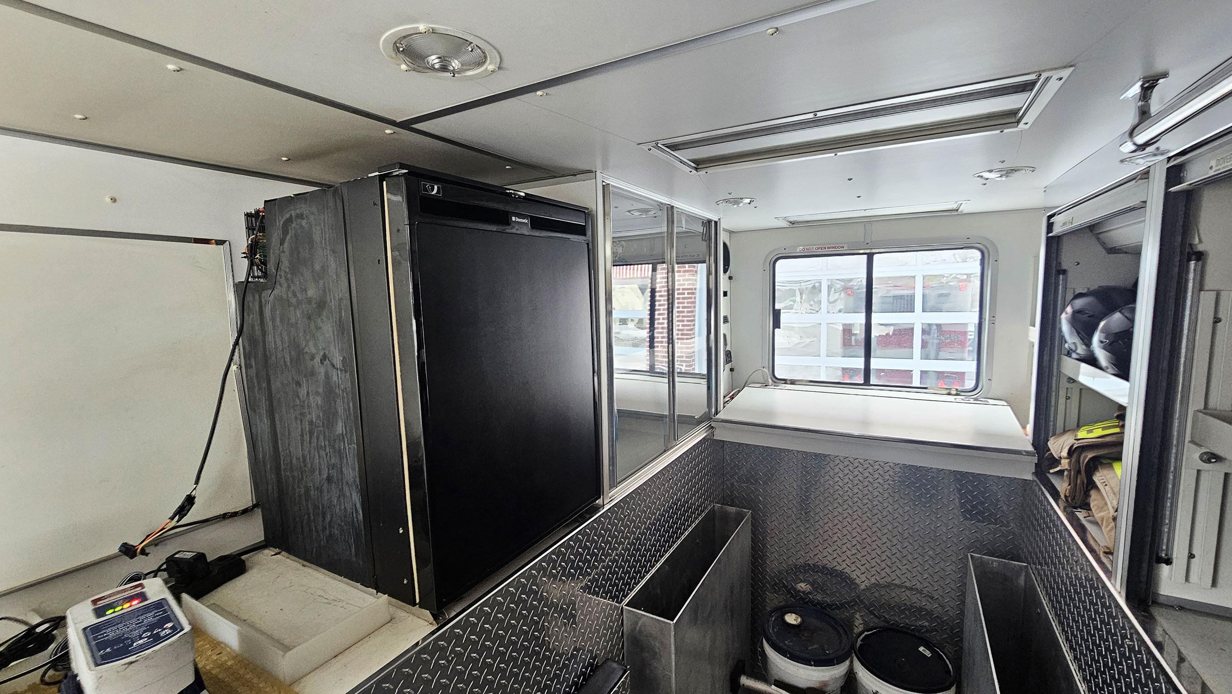 1992 Pierce Lance Walk-In Heavy Rescue - image 8