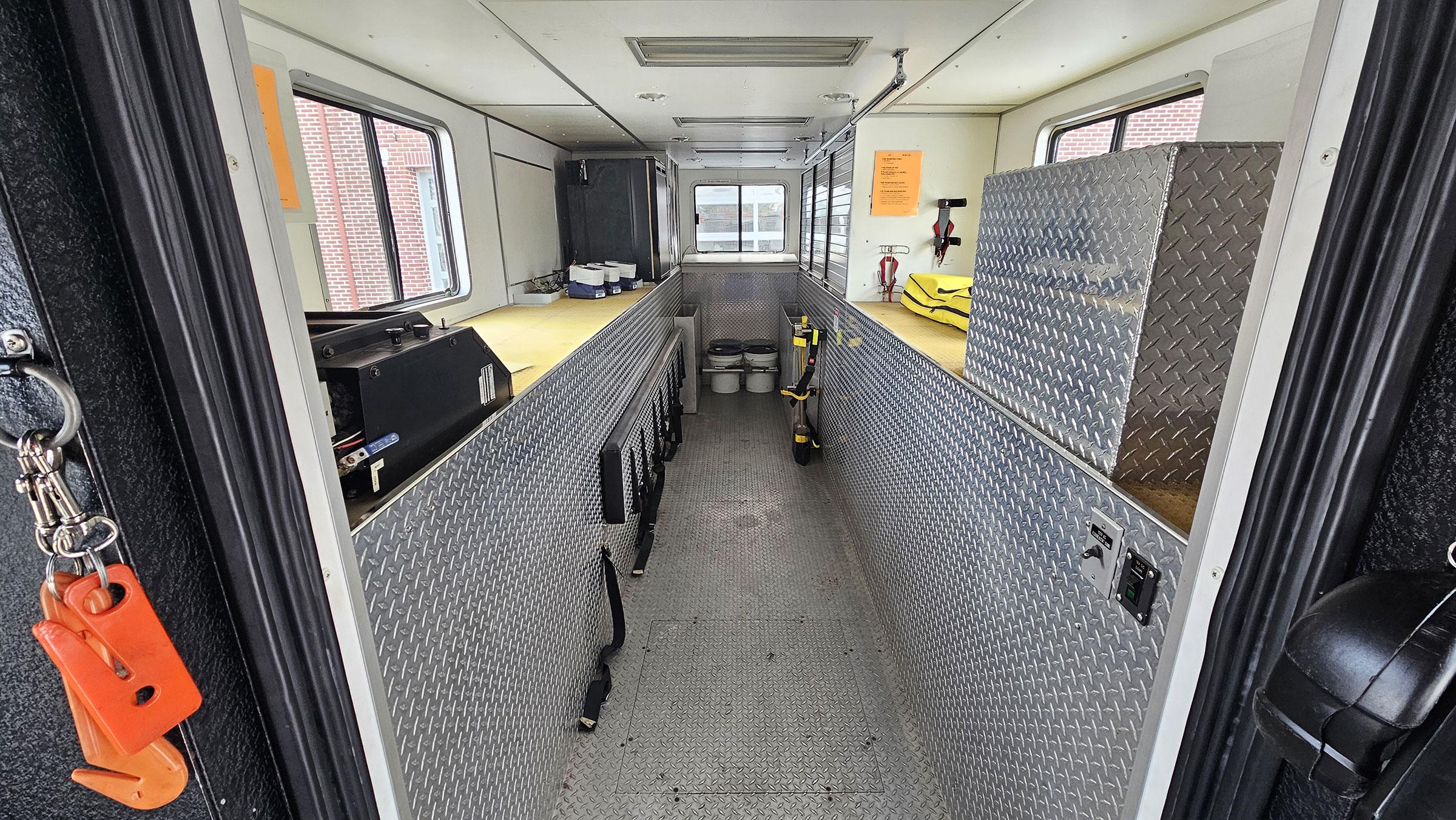 1992 Pierce Lance Walk-In Heavy Rescue - image 10