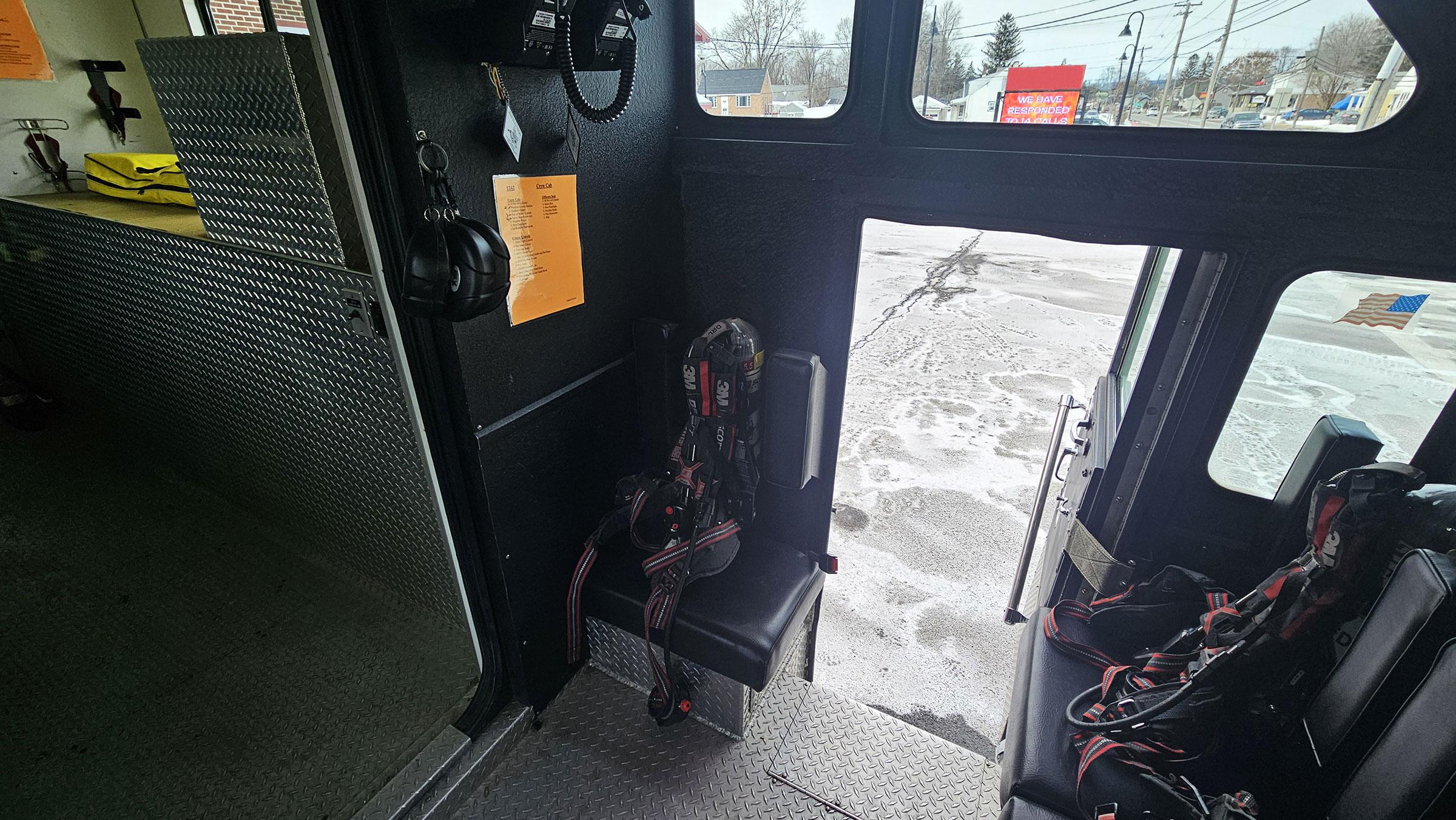 1992 Pierce Lance Walk-In Heavy Rescue - image 16