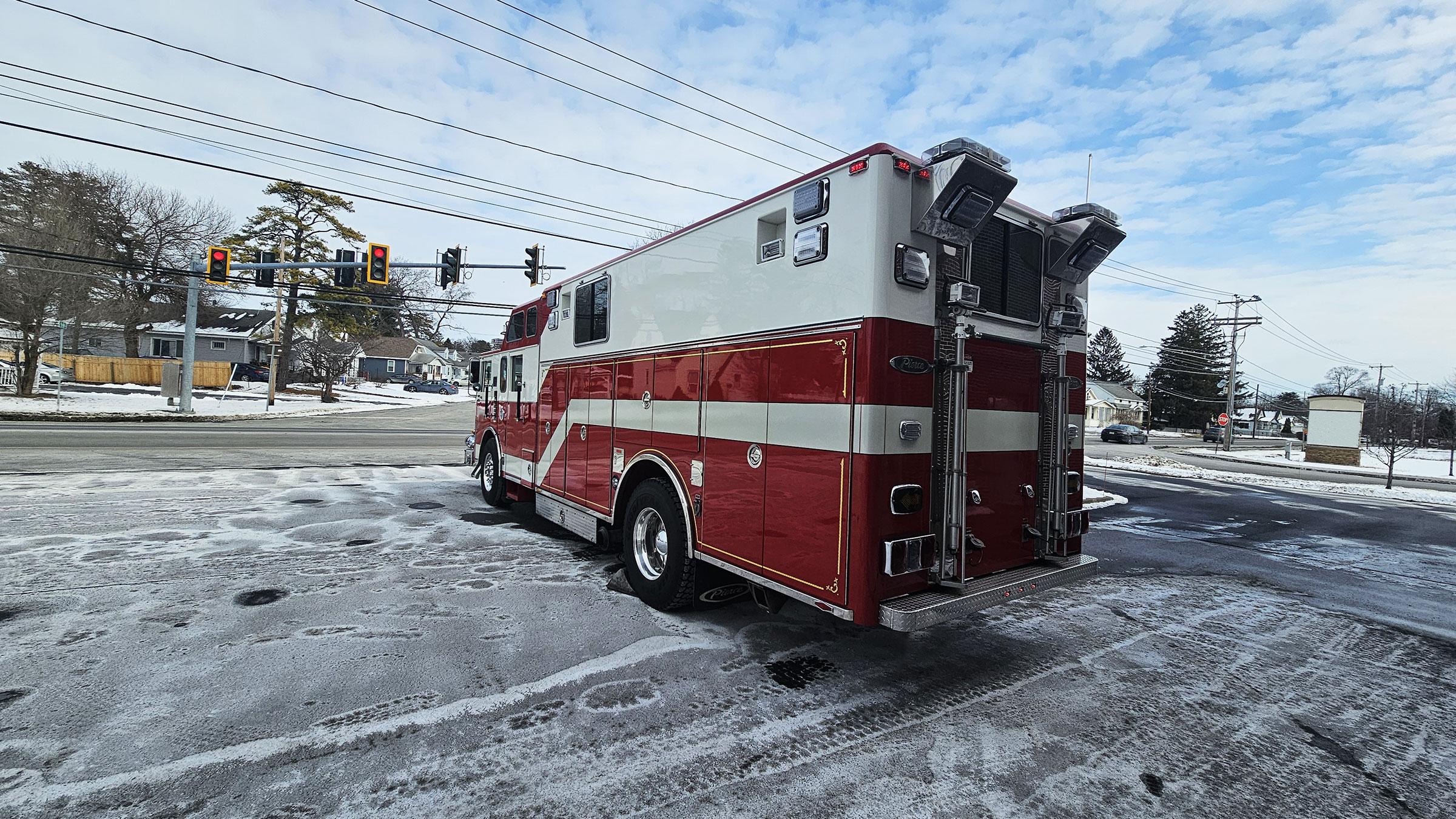 1992 Pierce Lance Walk-In Heavy Rescue - image 6