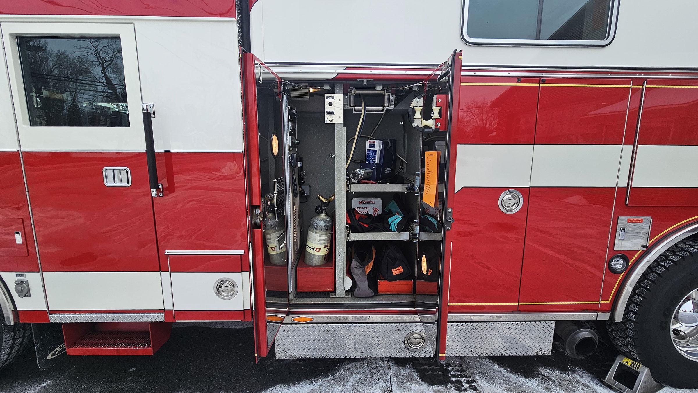 1992 Pierce Lance Walk-In Heavy Rescue - image 13