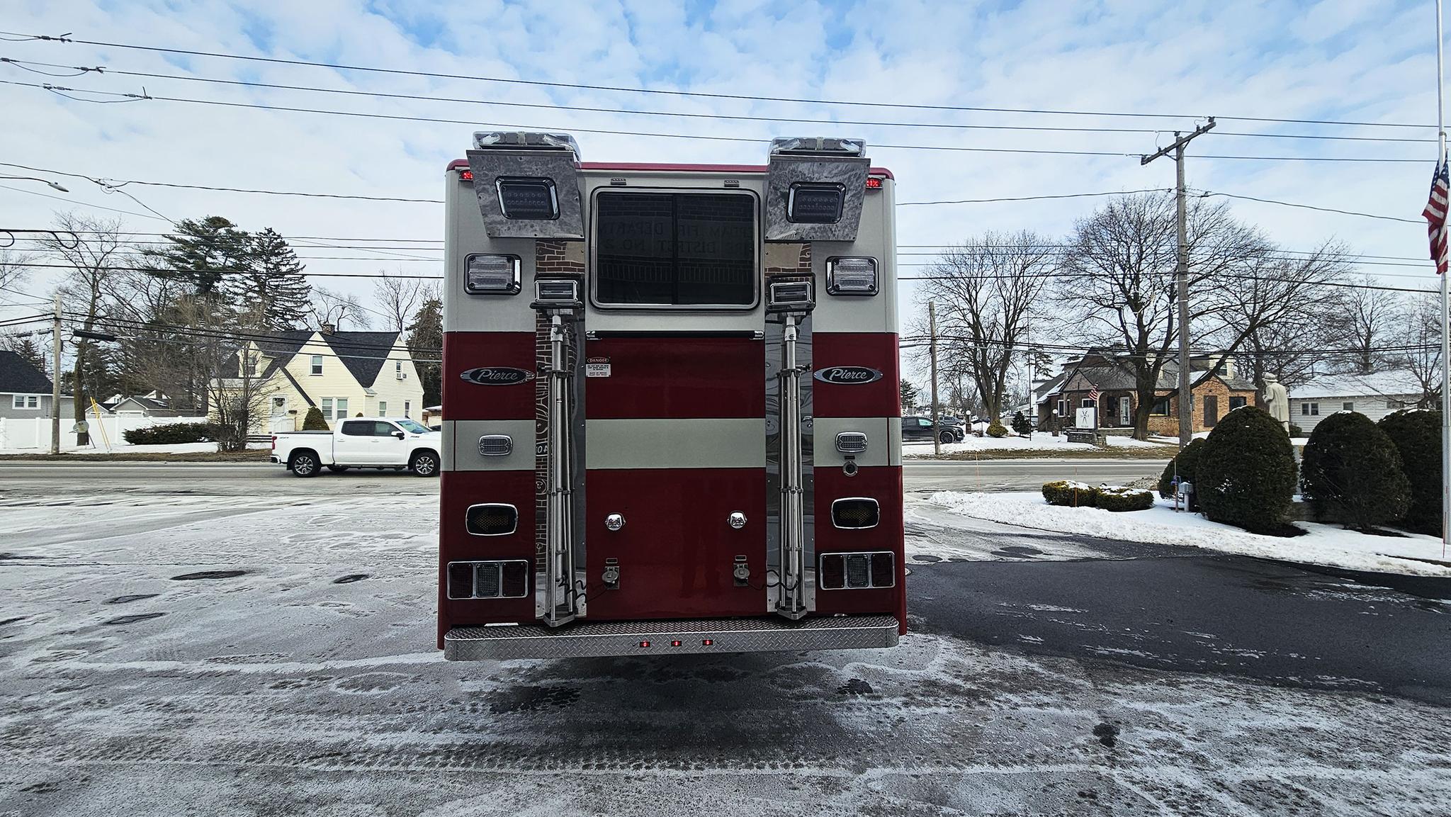 1992 Pierce Lance Walk-In Heavy Rescue - image 5