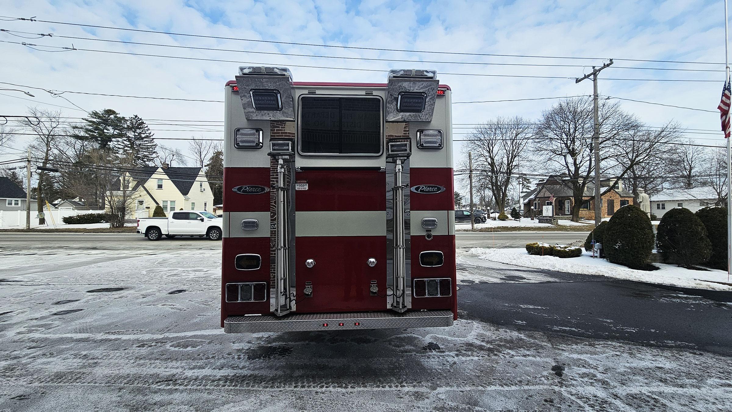 1992 Pierce Lance Walk-In Heavy Rescue - image 5