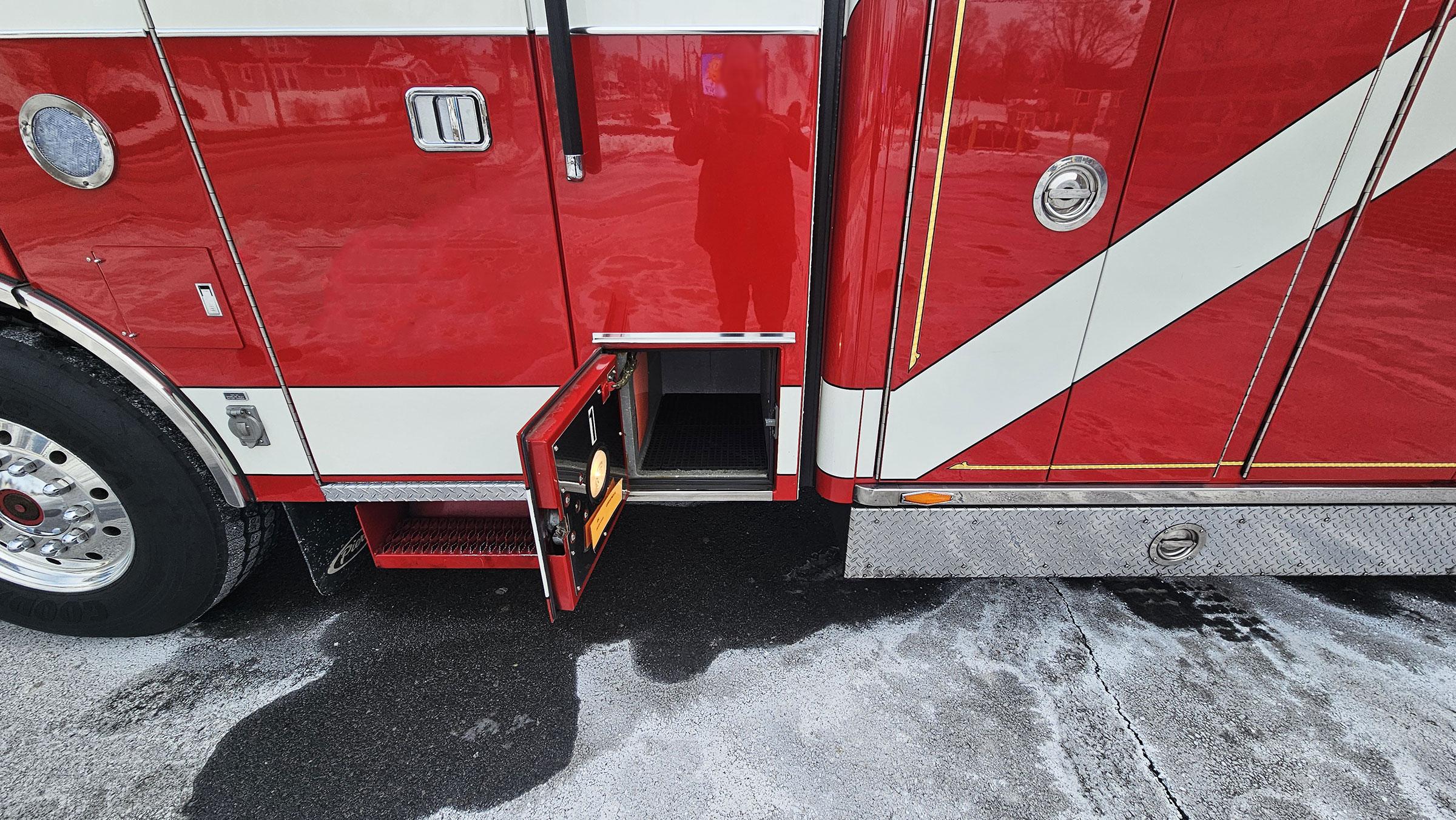 1992 Pierce Lance Walk-In Heavy Rescue - image 14