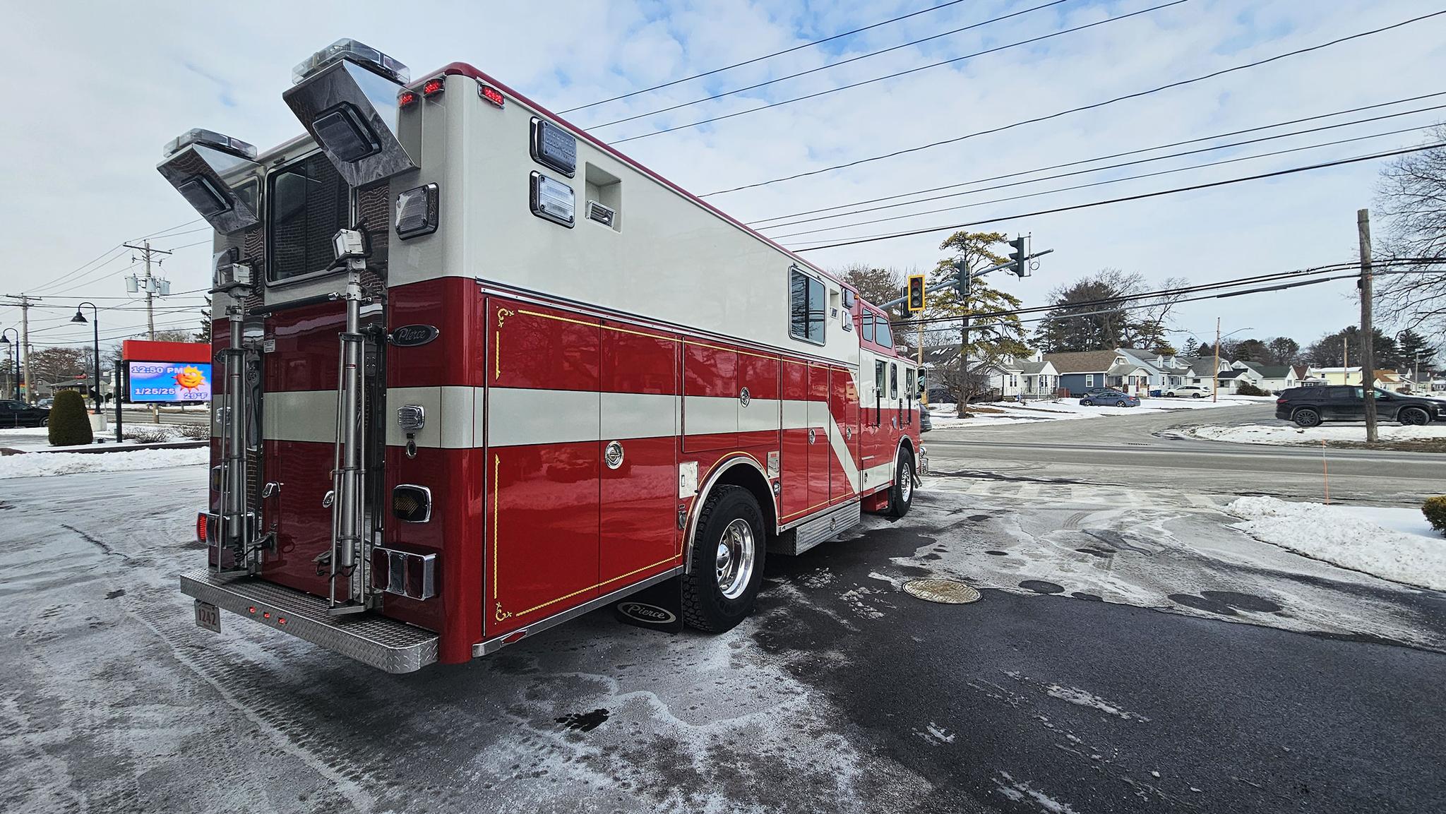 1992 Pierce Lance Walk-In Heavy Rescue - image 4