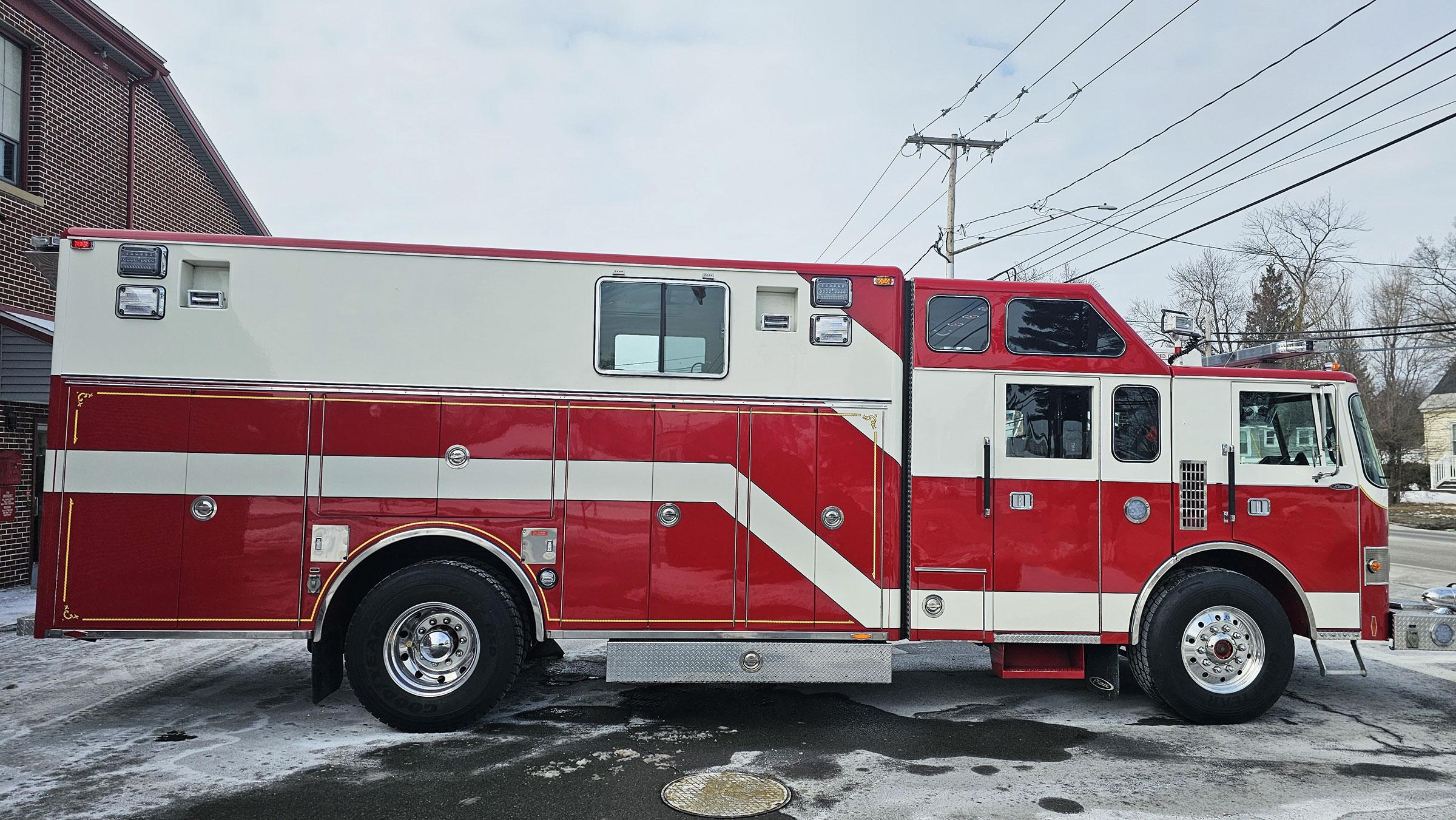 1992 Pierce Lance Walk-In Heavy Rescue - image 7