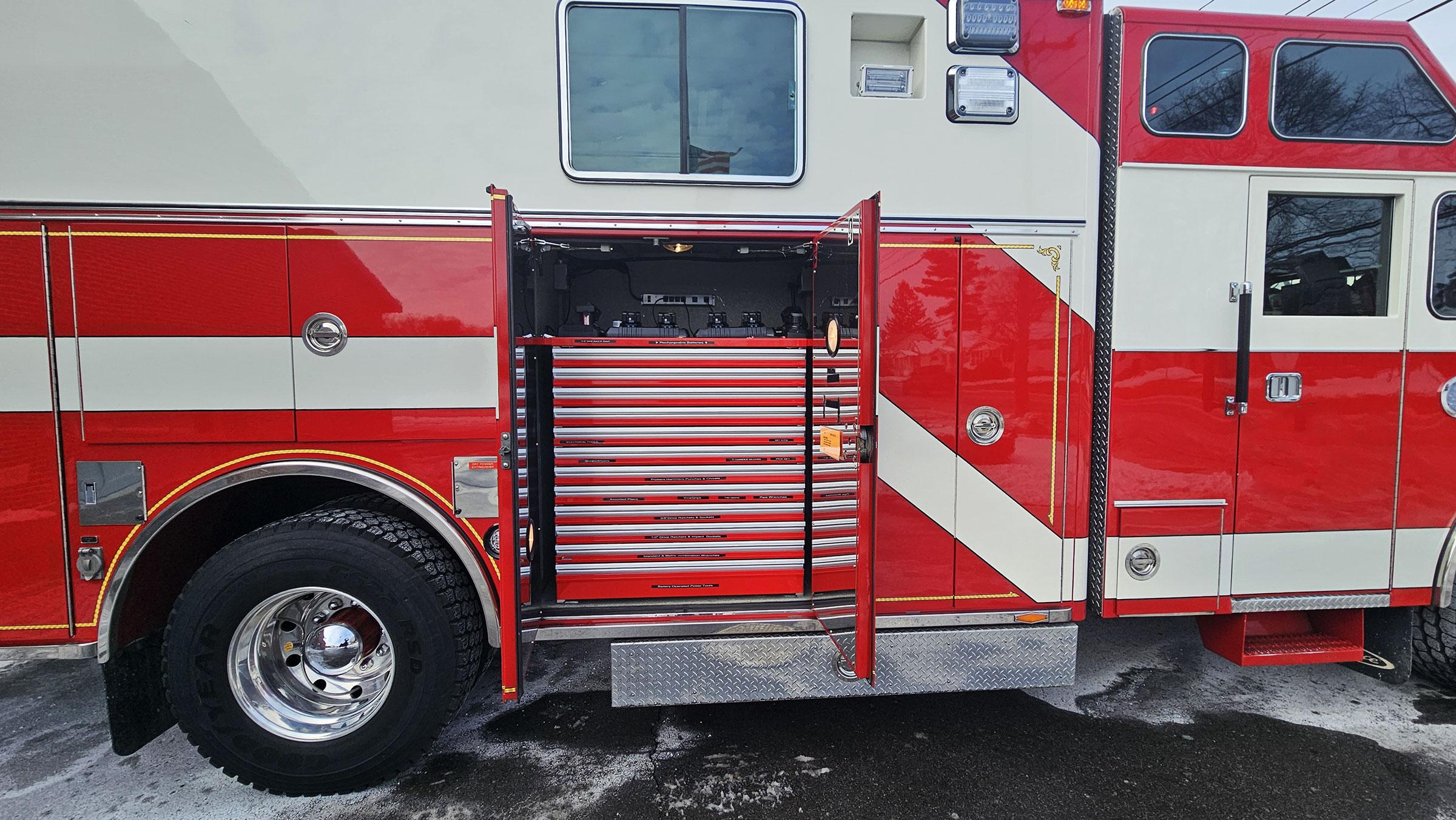 1992 Pierce Lance Walk-In Heavy Rescue - image 27