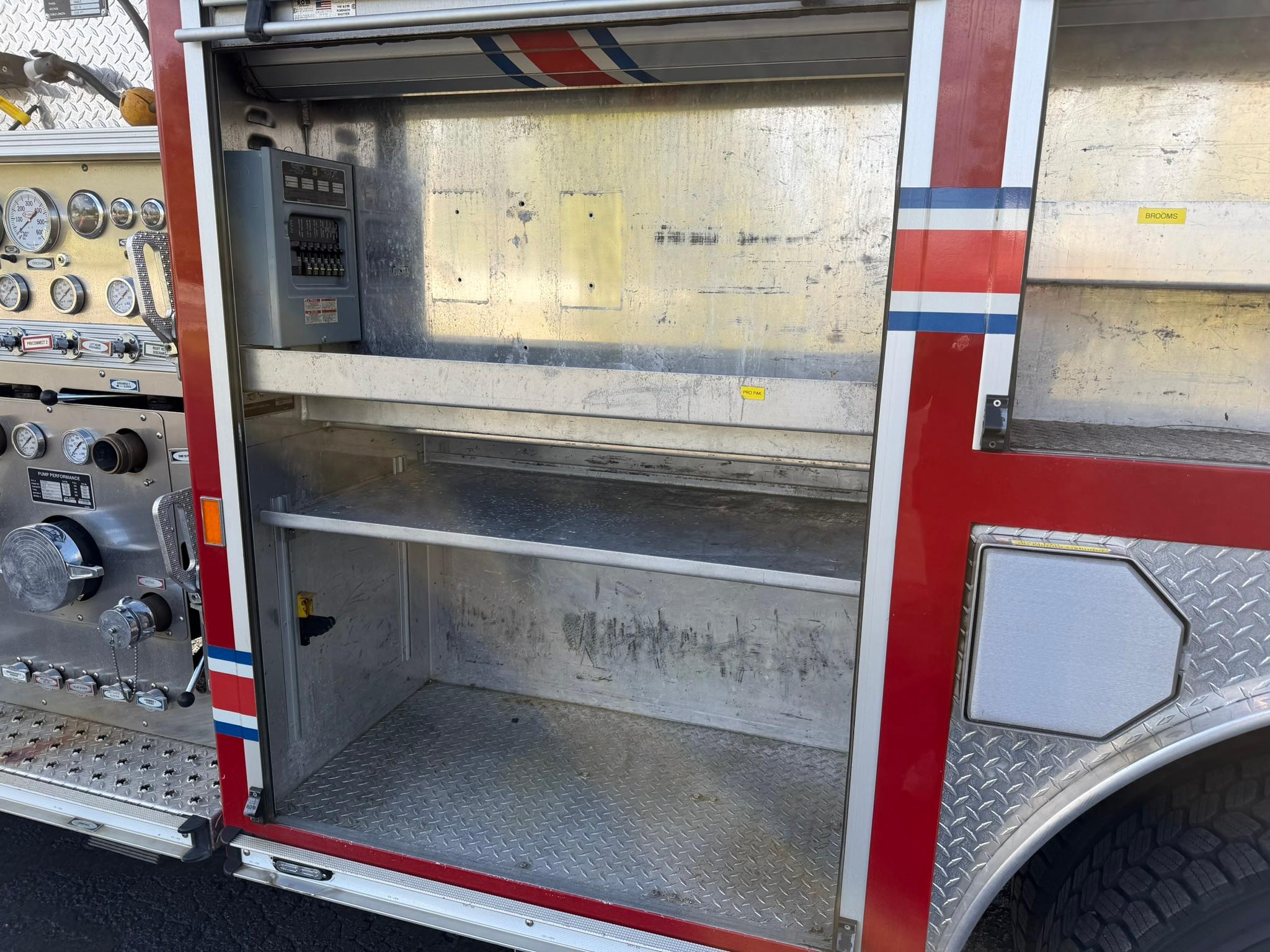 2002 E-One International Pumper - image 10