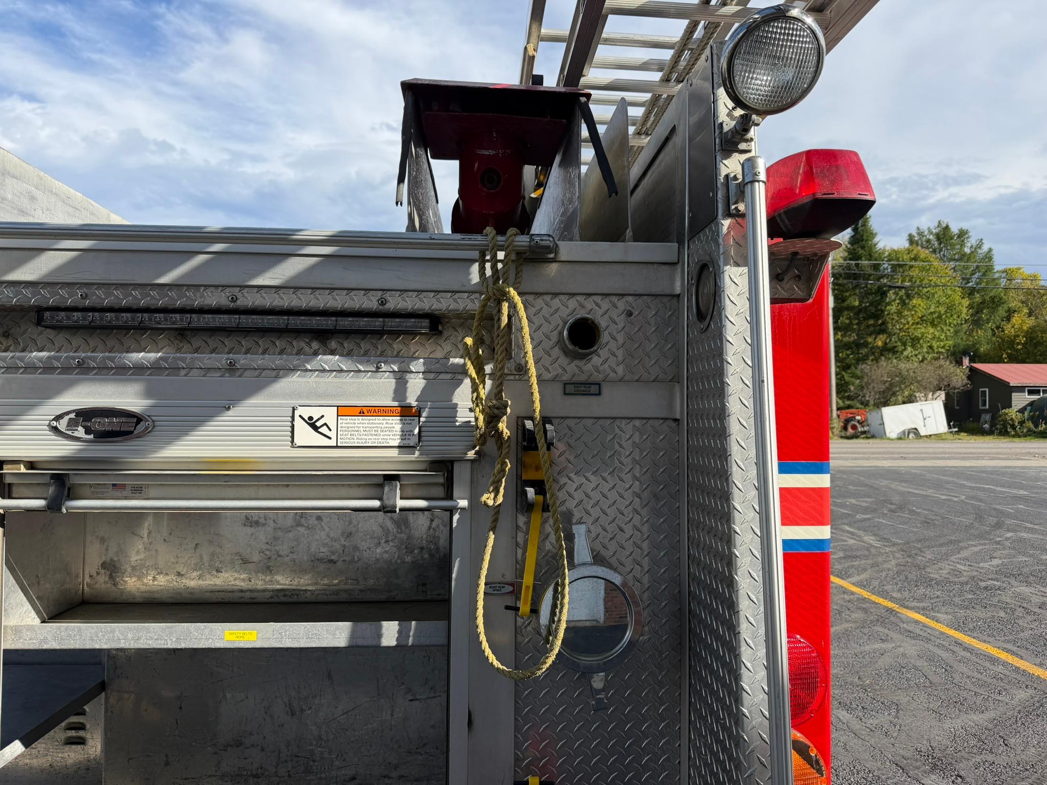 2002 E-One International Pumper - image 14