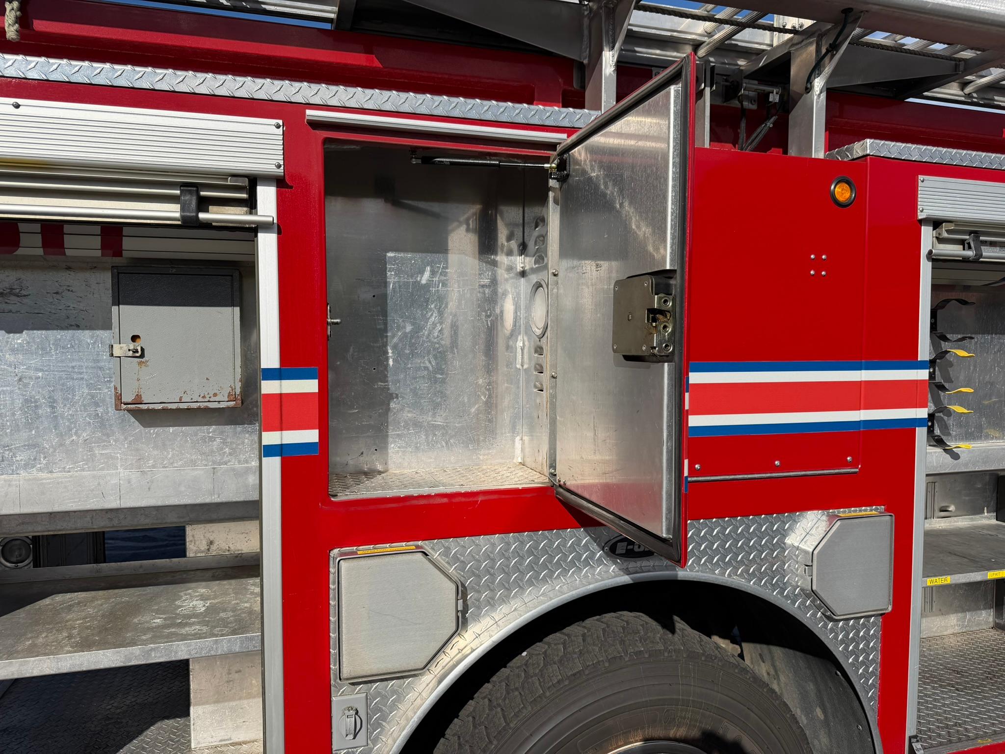 2002 E-One International Pumper - image 16