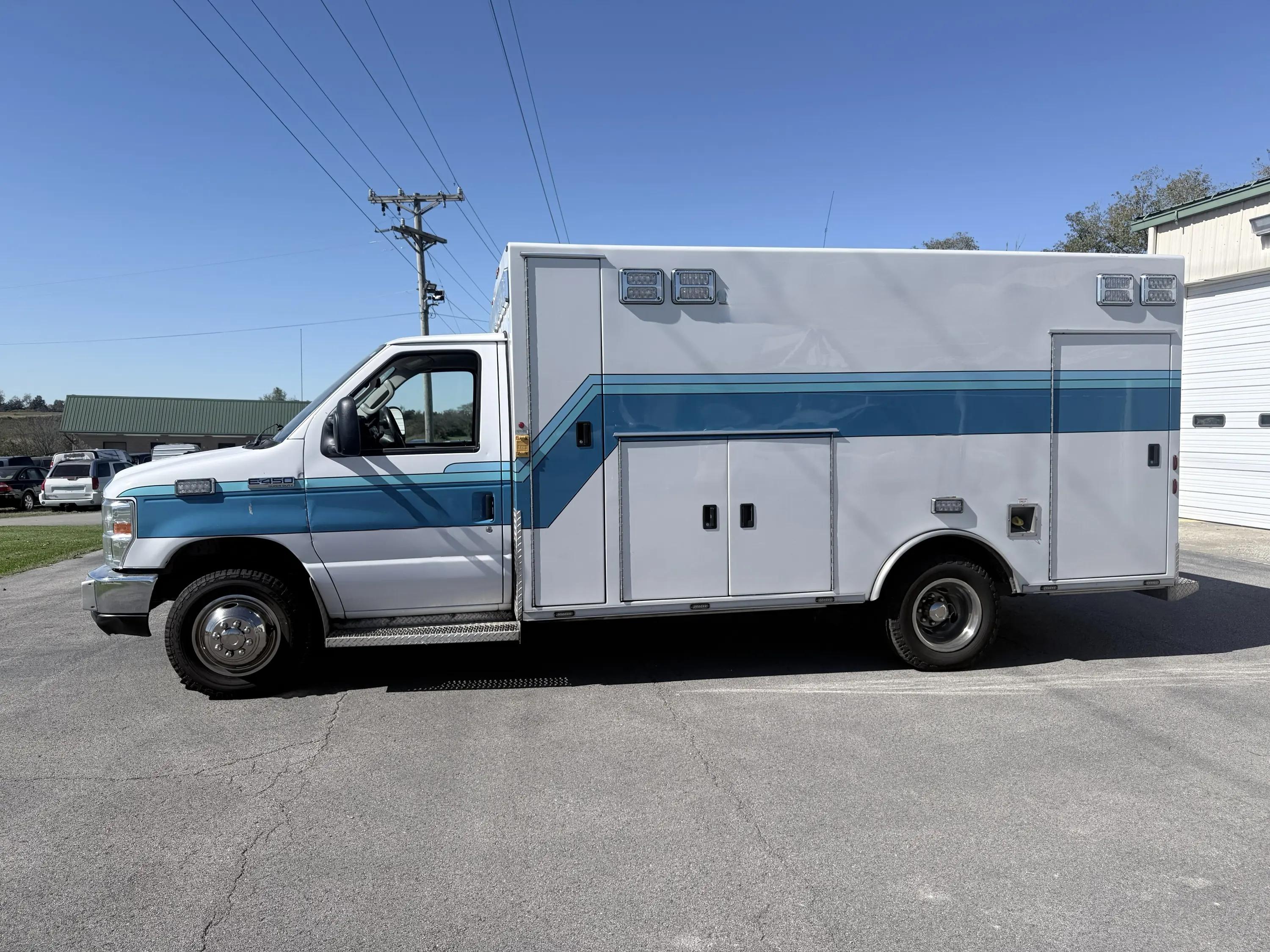 2018 Braun Ford Type III Ambulance - image 1